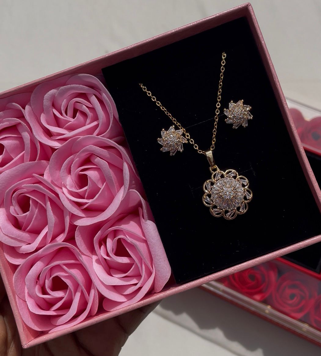 LADIES JEWELRY SET